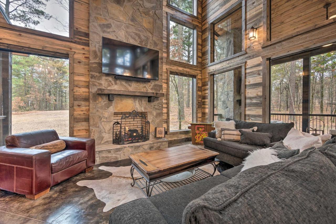 Luxury Cabin In The Woods With Hot Tub And Yard Games! Broken Bow Εξωτερικό φωτογραφία